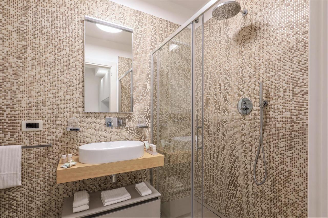 Viam 16B Suites Рим Экстерьер фото